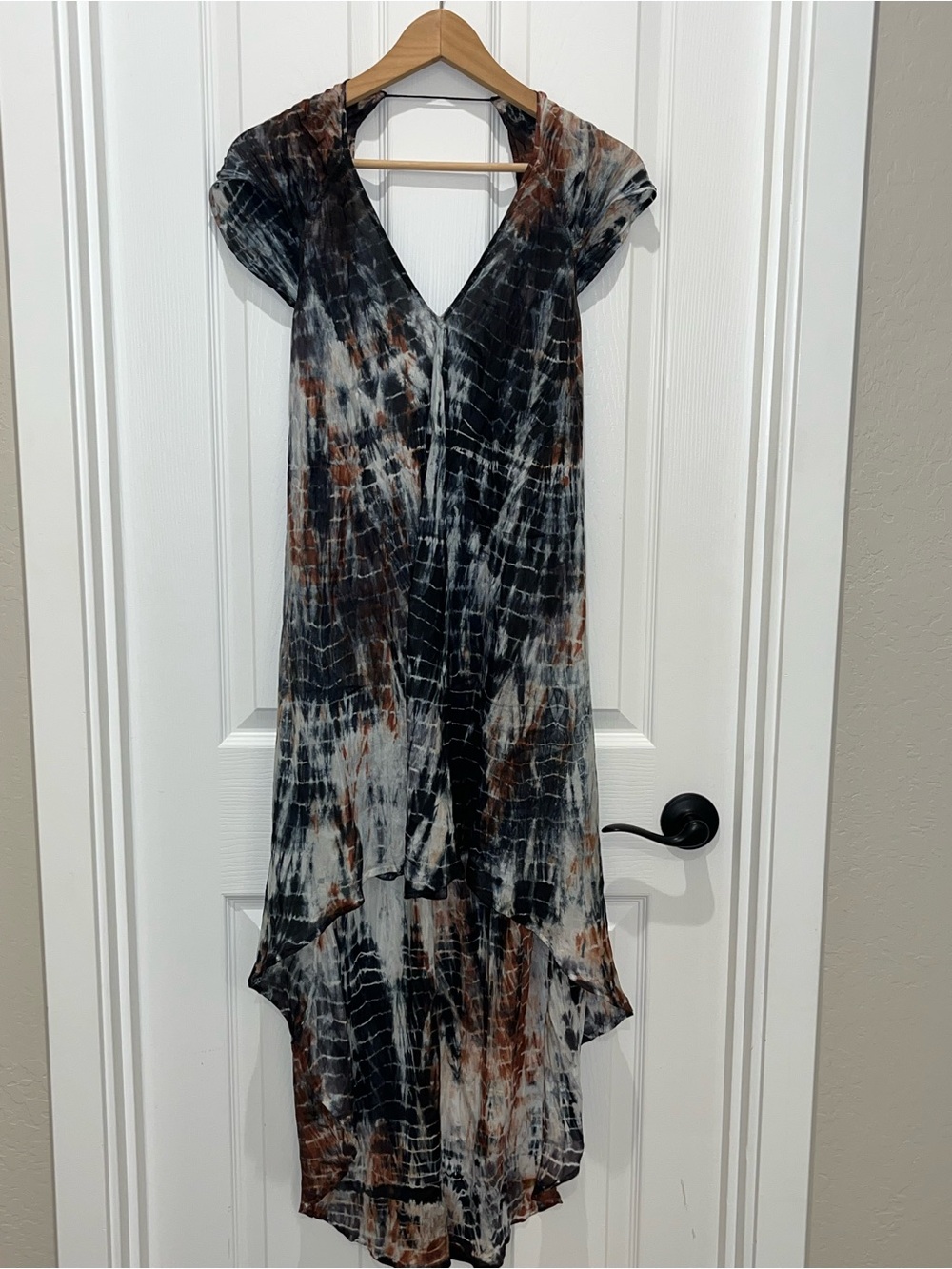 Fara silk V-Neck Tie-Dye High-Low Dress in Black, White & Brown